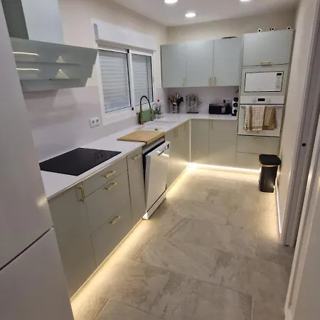 بيت للعطل Beachfront *