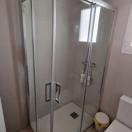 Beachfront بيت للعطل *