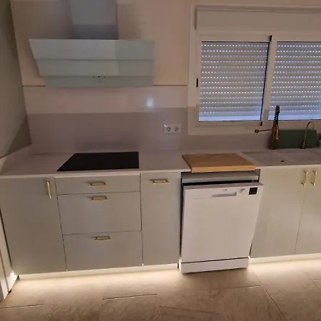 Beachfront بيت للعطل