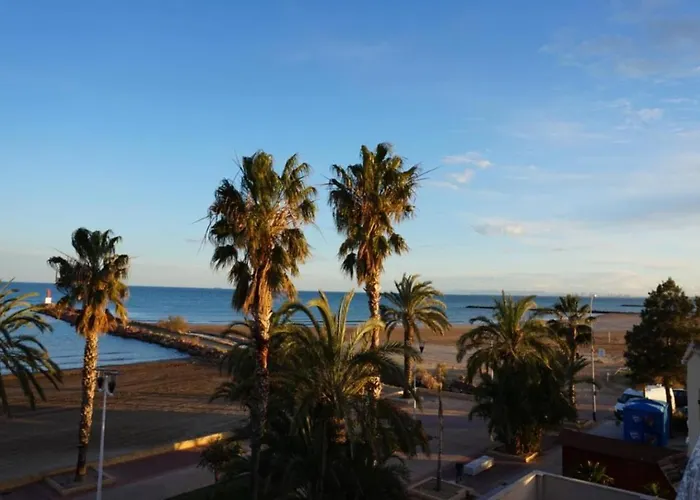 Beachfront Semesterbostad